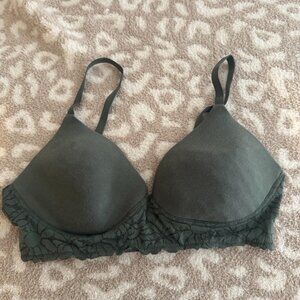 Aerie Real Good Wireless Bra Size 38B Dark Olive/Green Lace